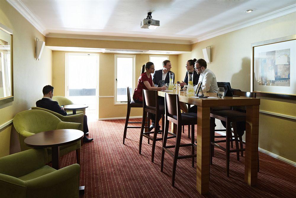 Delta Hotels By Marriott Peterborough Exterior photo