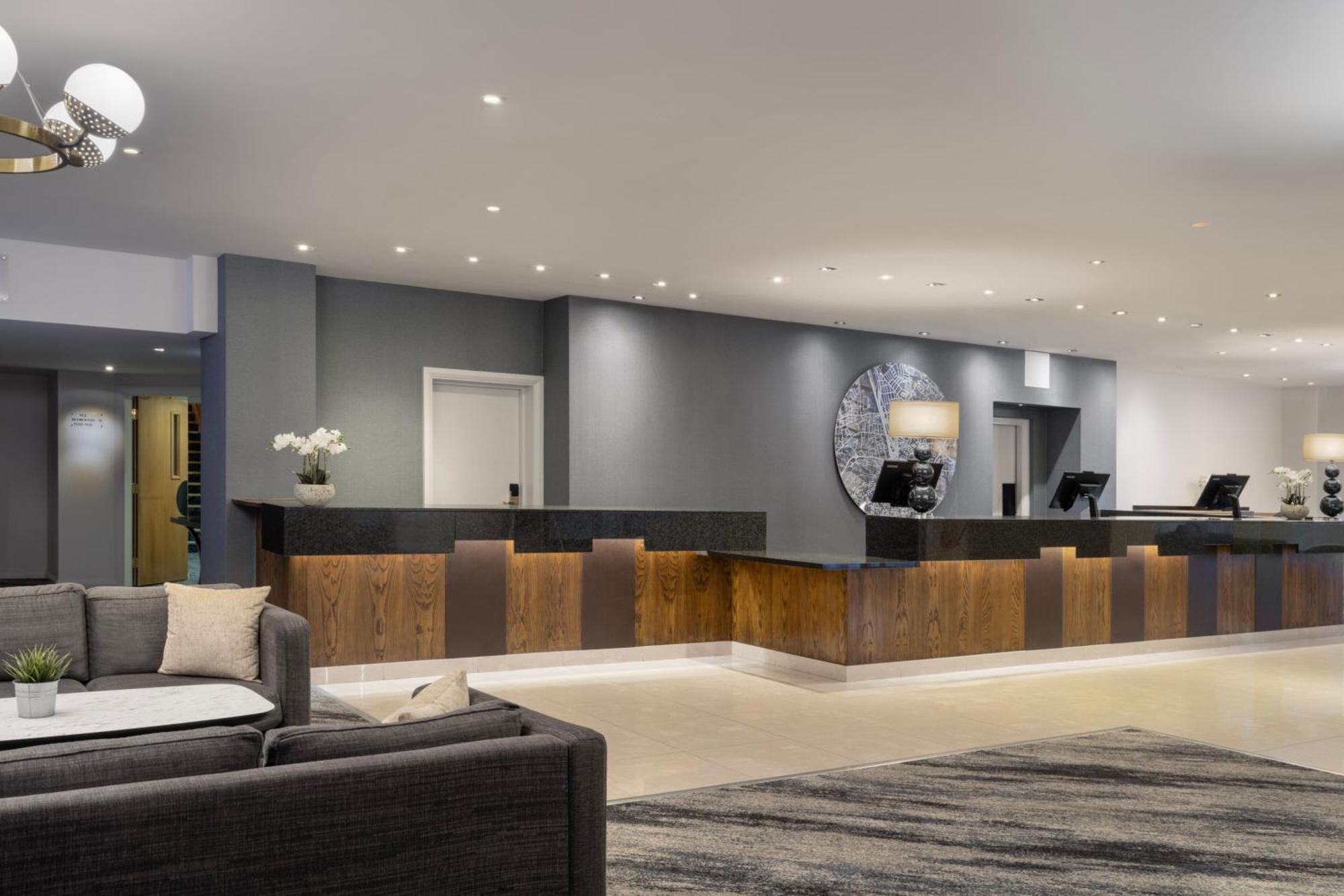 Delta Hotels By Marriott Peterborough Exterior photo